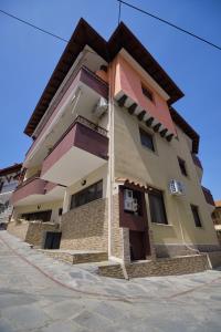 Gallery image of sunny in Ayios Nikolaos Sithonia