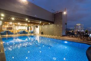 Kolam renang di atau dekat dengan Mitisa Hotel Da Nang - Near Dragon Bridge