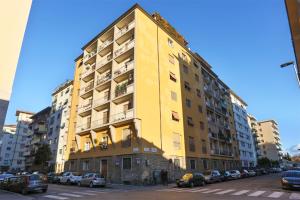 The building in which a vendégházakat is located