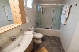 A bathroom at Villa de la Mer