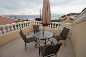 A balcony or terrace at Villa de la Mer