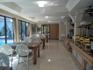 Bazén v ubytování Hotel Grand Rosela nebo v jeho okolí