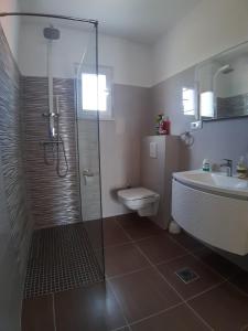 A bathroom at Holiday House Ivan