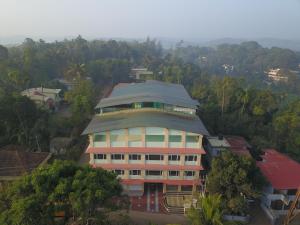 Een luchtfoto van Hotel Wayanad Square