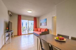 Posedenie v ubytovaní Rentalmar Pins Marina