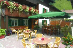 Gallery image of Gasthof zum Guten Tropfen in Partenen