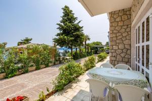 Ein Balkon oder eine Terrasse in der Unterkunft Apartments Gea