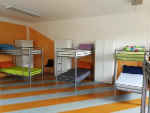 Двуетажно легло или двуетажни легла в стая в OSTELLO DI SAN GERMANO