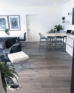 Kuchyňa alebo kuchynka v ubytovaní Ulivi Luxury Loft & Pool - The House Of Travelers