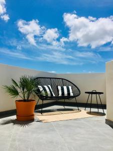 Svalir eða verönd á Deluxe Penthouse Charming Location Rooftop Views