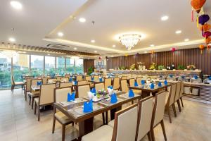 Restoran atau tempat lain untuk makan di Mitisa Hotel Da Nang - Near Dragon Bridge
