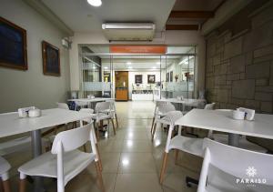 Un restaurante o sitio para comer en Hoteles Paraiso CHICLAYO