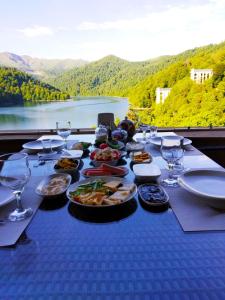 Gallery image of Goy Gol Lake Resort in Goygol