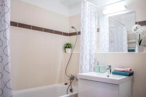 Kúpeľňa v ubytovaní Don Quijote Apartment + 24 fotografií