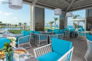 A restaurant or other place to eat at Mirage Hotel Sidi Abd El Rahman