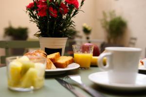 Opções de café da manhã disponíveis para hóspedes em Hotel le Noailles Nice Gare