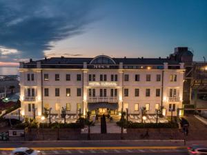 Gallery image of Kursaal Hotel in Cattolica