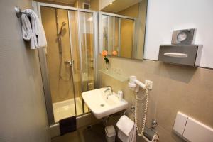 Koupelna v ubytování Hotel Heigl