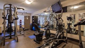 Best Western Gateway Adirondack Inn tesisinde fitness merkezi ve/veya fitness olanakları