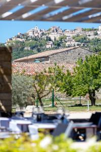 Afbeelding uit fotogalerij van Hôtel Carcarille Restaurant Le C in Gordes