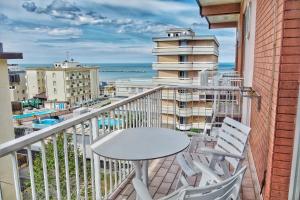 A balcony or terrace at Hotel Tridentum