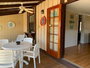 Gallery image of River Wilderness Waterfront Cabins in Everglades City
