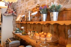 Jedlo v ubytovaní bed & breakfast alebo blízkom okolí