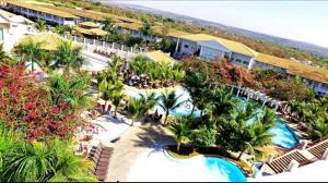 Vista aérea de um resort com piscina em Park L'acqua di roma - Cozinha completa em Caldas Novas