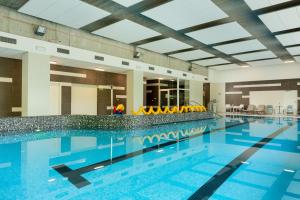 Basen w obiekcie Aquamarina Onyx Marina Invest lub w pobliżu
