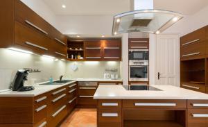 A kitchen or kitchenette at Luxury central Apartment