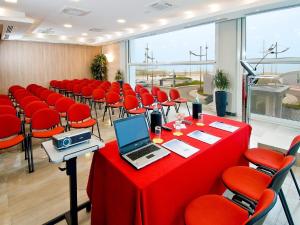 Konferenční prostory v ubytování Hotel Sarti + 37 fotografií