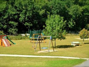 Otroško igrišče poleg nastanitve Chalet Cahors - 4 pers.