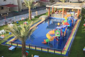 Bazén v ubytování Al Khuzama Resort nebo v jeho okolí