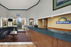 Gallery image of Days Inn by Wyndham Auburn in Auburn