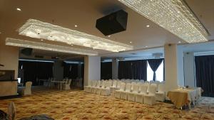 TV a/nebo společenská místnost v ubytování InnB Park Hotel