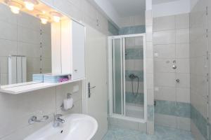 Kúpeľňa v ubytovaní Apartments Stipisic + 35 fotografií