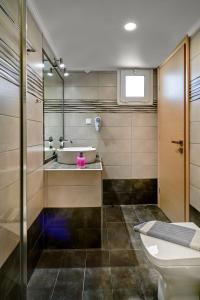 Kúpeľňa v ubytovaní Emmanouela's Apts