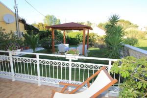 Un balcon sau o terasă la Alex Studios & Apartments