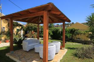 O grădină în afara Alex Studios & Apartments