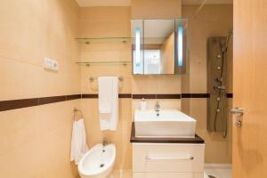Koupelna v ubytování Apartamentos Jardines del Mar II