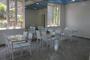 Area soggiorno di Okro Life