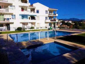 Piscina en o cerca de "La Cala de Mijas Bright Apartment with Sea Views Near the Beach"