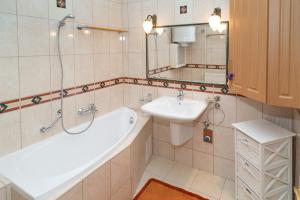 Bilik mandi di PelsoArt Apartments +43 gambar