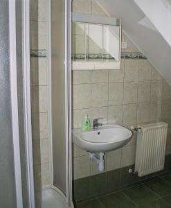 Koupelna v ubytování Czinger Vendégszobák