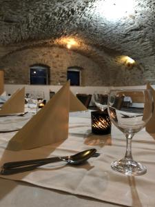 Reštaurácia alebo iné gastronomické zariadenie v ubytovaní Rezidence VOGELSANG