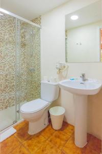 Łazienka w obiekcie Hostal Baleàric