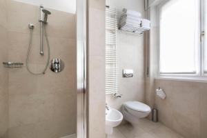 A bathroom at Hotel Conradi