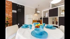 A kitchen or kitchenette at Apartamento semi-industrial palacio Castilla
