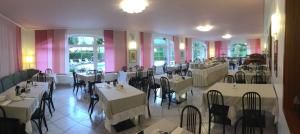 Restaurace v ubytování Hotel Villa Rosa