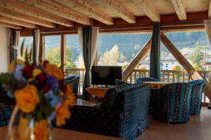 O vedere generală la munți sau o vedere la munte luată de la acest hotel